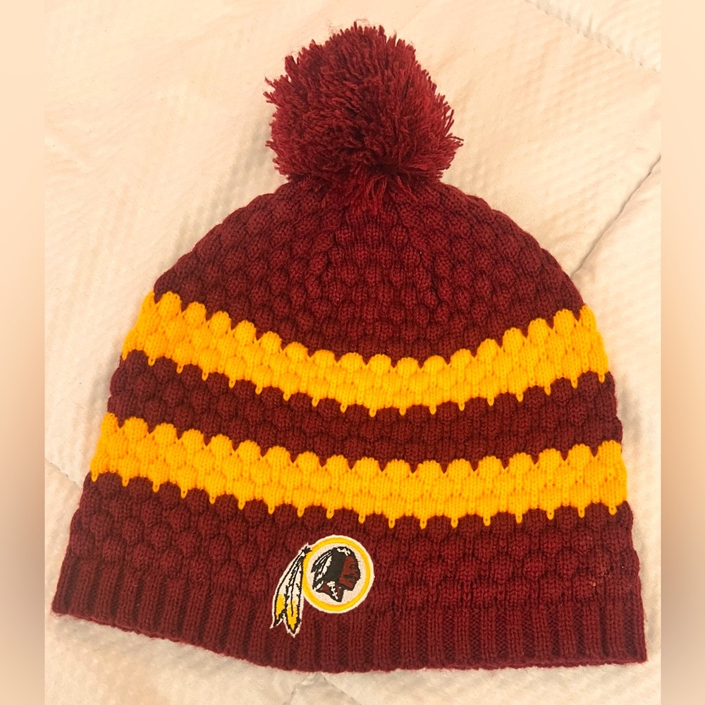 Women’s Redskins knit hat. One size. New